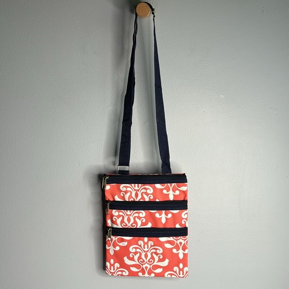 PURSE (CROSSBODY)*** - Picture 2 of 4